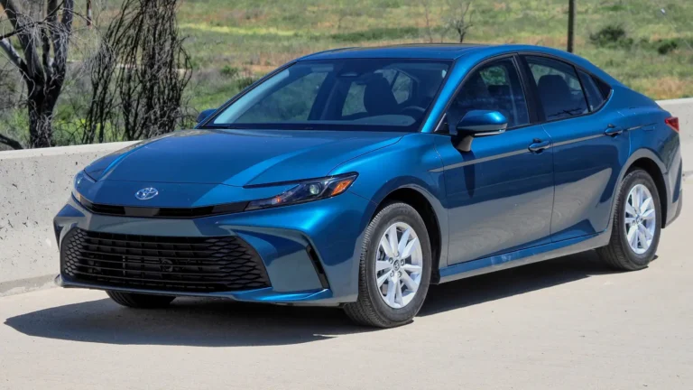 2025 Toyota Camry Hybrid MPG-1